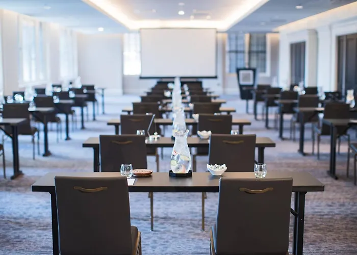 Top Downtown Cincinnati Hotels Offering Balcony Rooms